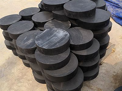 迪庆板式橡胶支座由若干层橡胶片与薄钢板经加压硫化